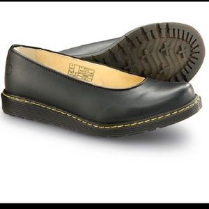 Dr. Martens Ellen flats